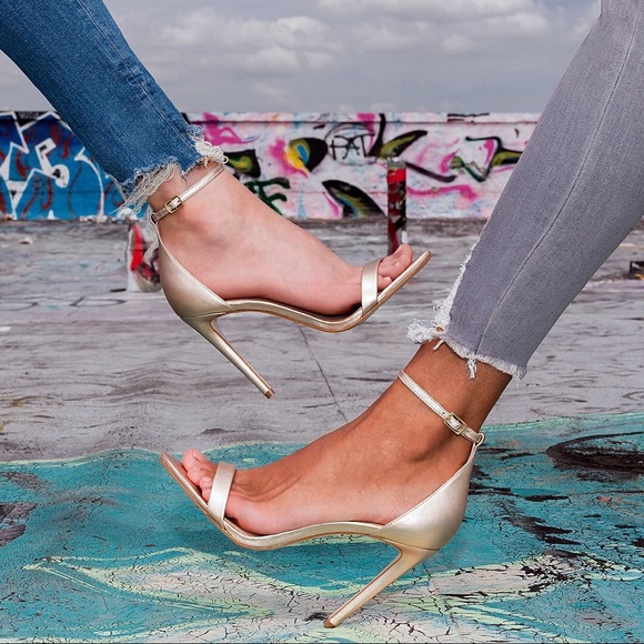 Steve Madden sandals. Metallic heels. Like new. - Picture 2 of 13